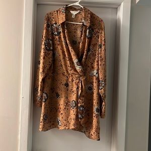 Cute patterned blouse 2X